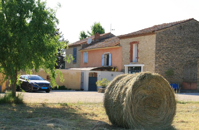 Complex in a large Mas Provençal in the countryside with private pool