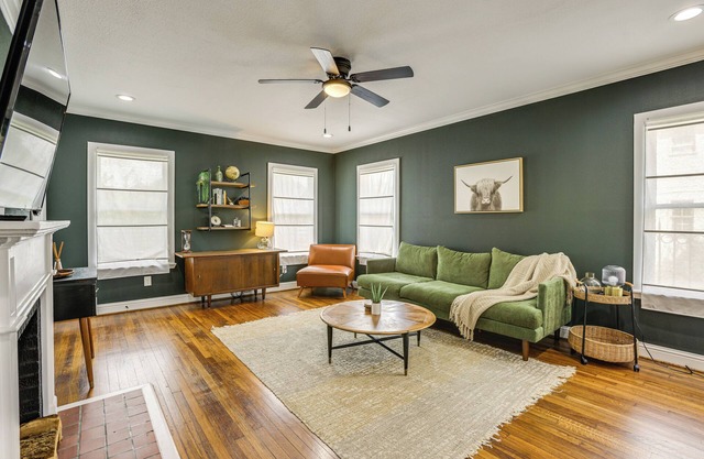 Condo 2 Mi to Houston Zoo & Museum District!