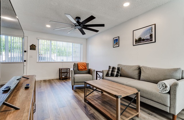 😍 Condo (#2) UO, Autzen Stadium, Amazon Park, Enjoy Eugene!