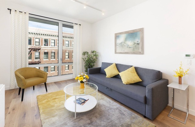 Condo in Hayes Valley w Private Balcony - San Francisco Life Real Estate