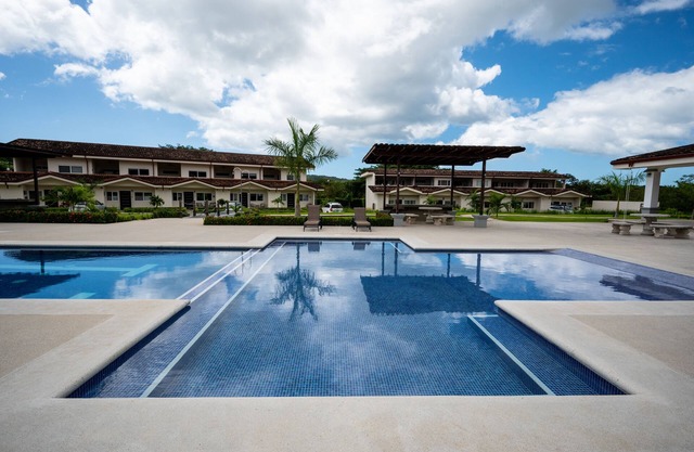 Condo Jacarandas #15, Pool & Gated Security