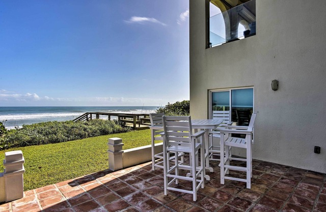 Condo w/ Patio 3 Mi to Indialantic Boardwalk!