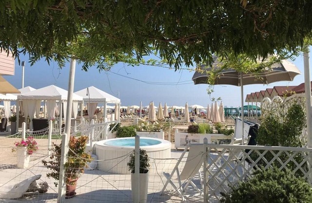 Connected direclly km 1,3 with a cycleway to the centre ,sea and tourist port