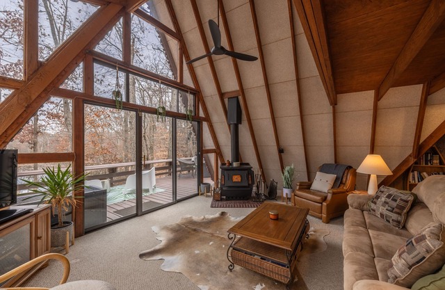 Conrad's Cabin by Innsbrook Vacations!