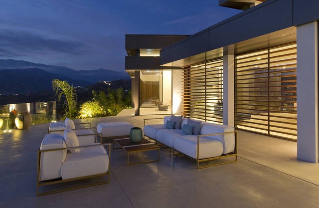 Contemporary Luxury Villa overlooking La Herradura Bay