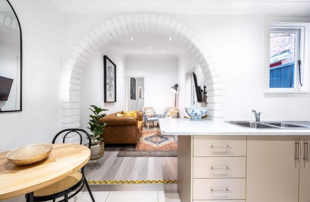 Contemporary 2-Bed House in Trendy Enmore