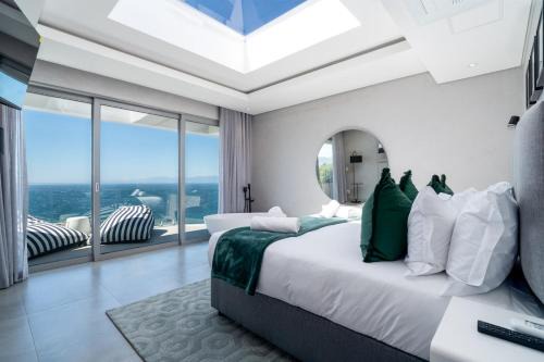 Contemporary 2 Bedroom apt with Indian Ocean Views
