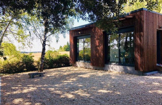 Contemporary Cottage in Nature