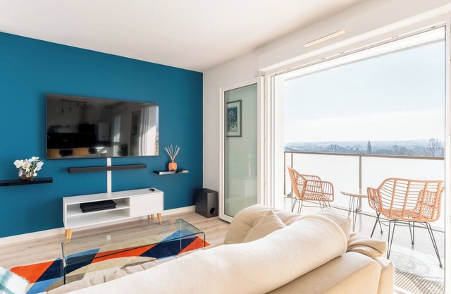 Contemporary Design | Gorgeous Seine View