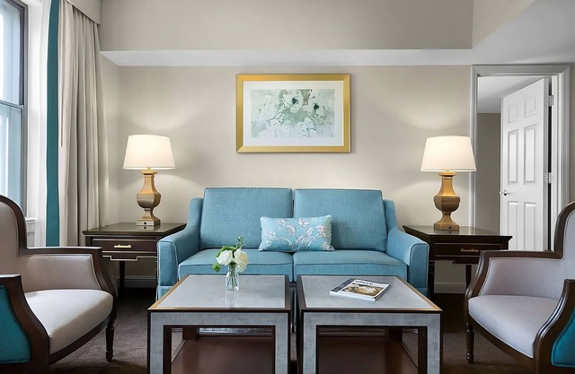 Contemporary Hotel in Central West End district! Parking, Pool & Cinema Onsite!