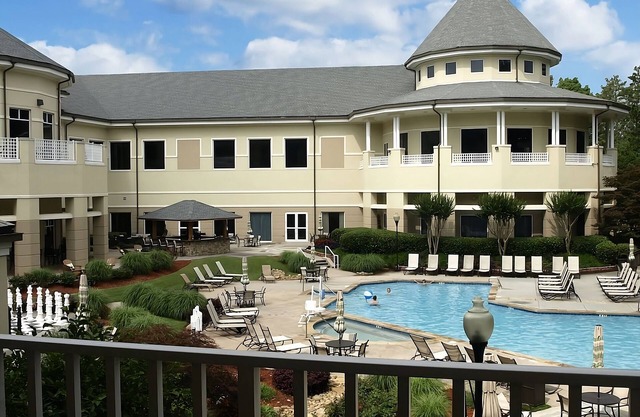 Convenience & Comfort! Minutes to Dinosaur Explore! FREE Parking, Pets Allowed!