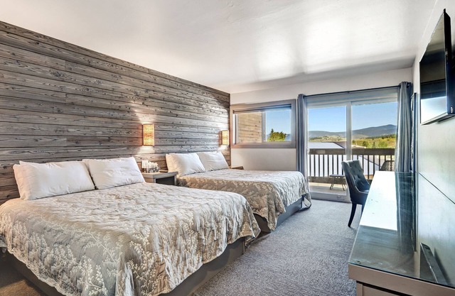 Convenient Location | Elk Horn Lodge 206