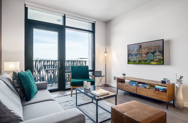 Convenient Mission Bay 2BR w/Gym + Lounge + City View by Blueground