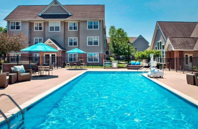 Convenient Stay in Bethlehem! 2 Modern Units w/ Parking, Fully equipped Kitchens