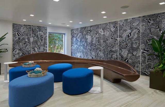 Convenient Stay, Superb Location! Beachfront Property, Onsite Pool, Pets Allowed