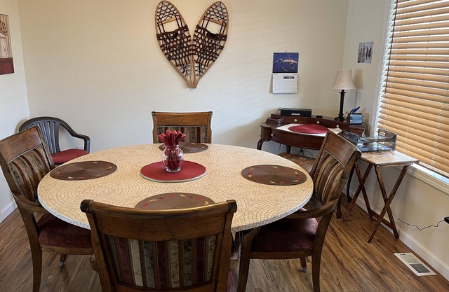 Conveniently located, peaceful Hayden home