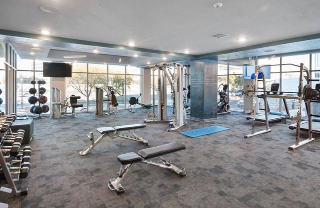Convention Ctr Bespoke Beauty 2BD Pool/Gym/HtubPkg