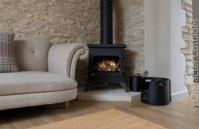 Converted Cotswold Barn; Tranquil Escape, Sleeps 4