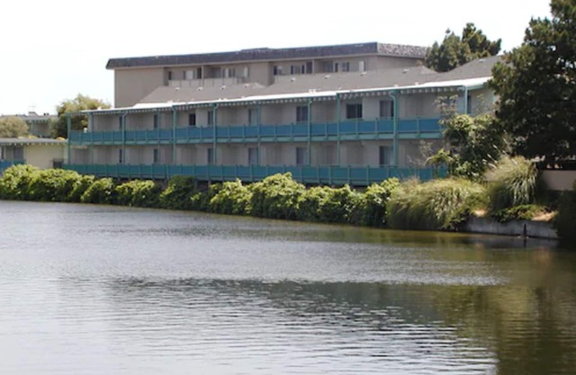 Coral Reef Inn & Suites