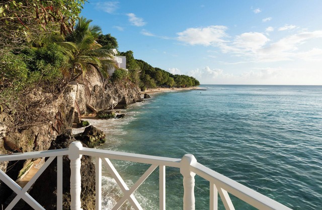 Coralita No.5, Oceanfront Apartment Near Sandy Lane