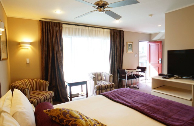 Cornwall Park Motor Inn