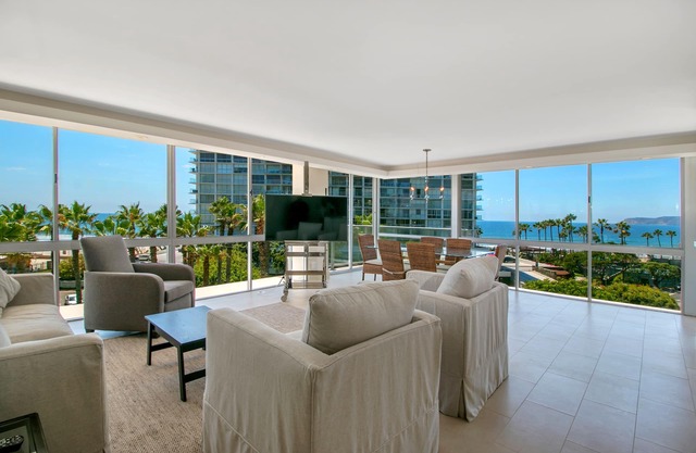Coronado Shores Refurbished Condo, 2BR, 2 Bath, Sleeps 4-6 Ocean Views