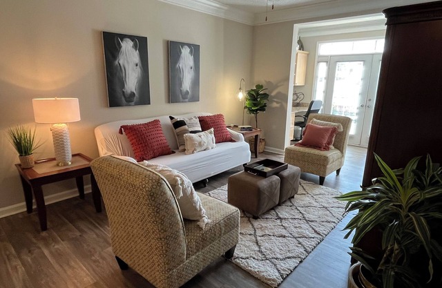 Corporate Fully Furnished 2 br/2ba Apt with sunroom in Alpharetta