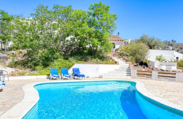 Cortijo Cuscurro Riogordo by Ruralidays