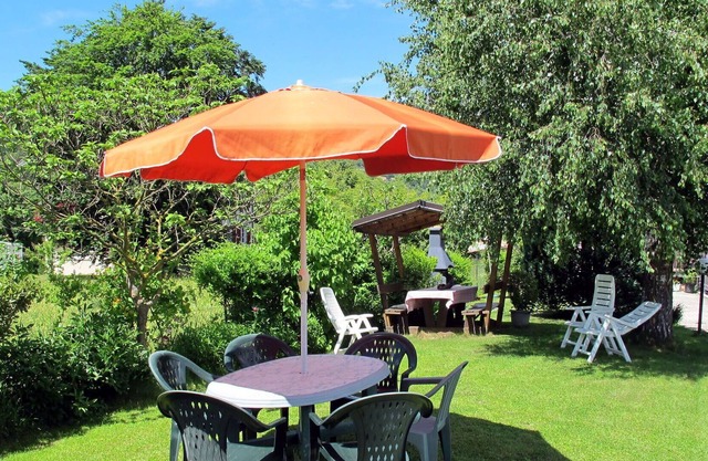 Cosy apartment for 5 people with WIFI, TV, patio, pets allowed, panoramic view and parking