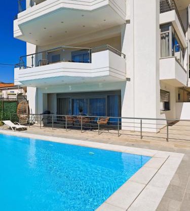 Costa Voula Shared Pool & Beach Apartment A2