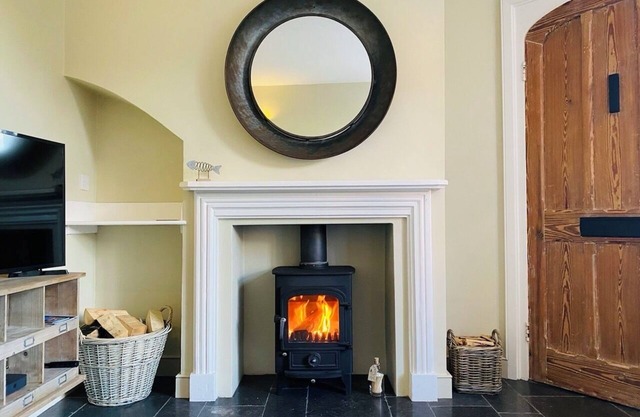 Cosy 2 bed period cottage in beautiful Orford