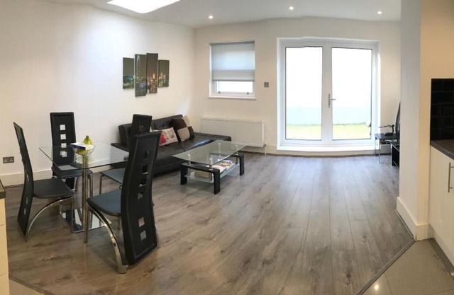 Cosy 2 Bedroom Flat Zone 1