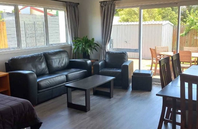 Cosy 3 Bedroom Home Near Lake and Adventure Spots - Just Renovated!