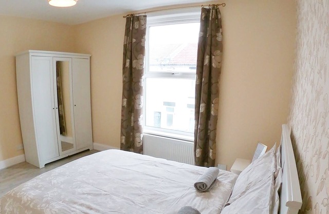 Cosy 4 bedroom house in Fratton, Portsmouth