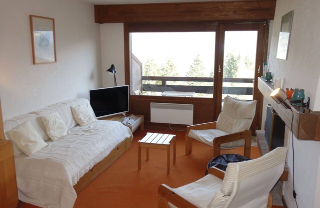 Cosy apartment for 5 guests with WIFI, pool, TV and balcony