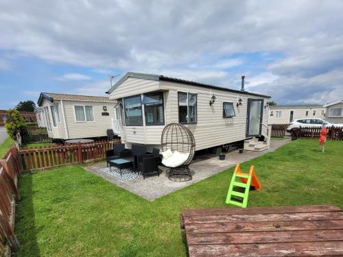 Cosy and Central - 72 Unity Beach Holiday Resort Unity Brean 6 birth Centrally Located - 2 Pets Stay free