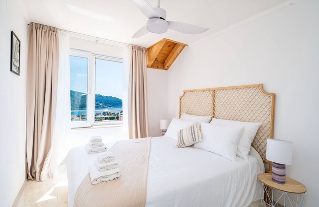 Cosy and very bright with stunning sea view