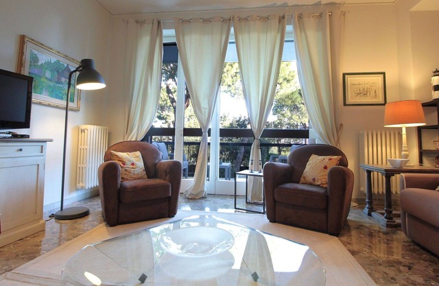 Cosy apartment for 6 guests with sauna, WIFI, hot tub, A/C, TV and terrace, close to Sirmione