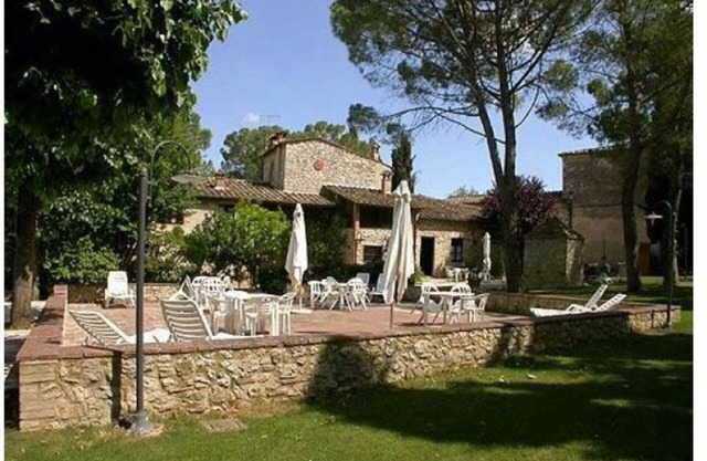 Cosy apartment in villa for 6 guests with pool, TV, patio and pets allowed