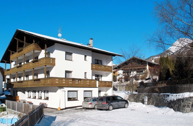 Cosy apartment for 4 people with WIFI, TV, balcony, pets allowed and parking