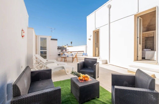 Cosy apartment for 4 guests with hot tub, A/C, WIFI, TV and patio, close to Lecce