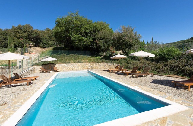 Cosy apartment for 5 people with A/C, WIFI, pool, TV, patio and panoramic view