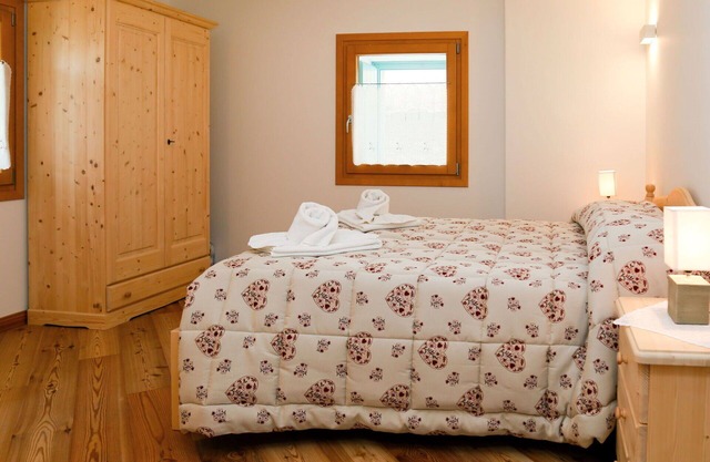 Cosy apartment for 2 guests with WIFI, TV, patio, pets allowed and parking