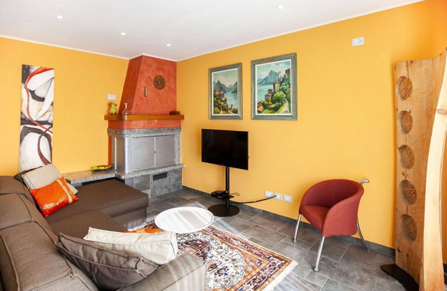 Cosy apartment for 3 people with A/C, WIFI, TV and balcony