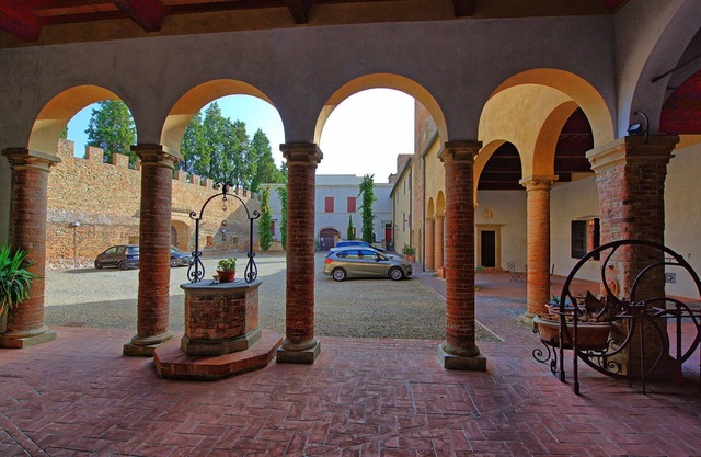 Cosy apartment for 4 guests with WIFI, A/C, TV and panoramic view, close to San Gimignano