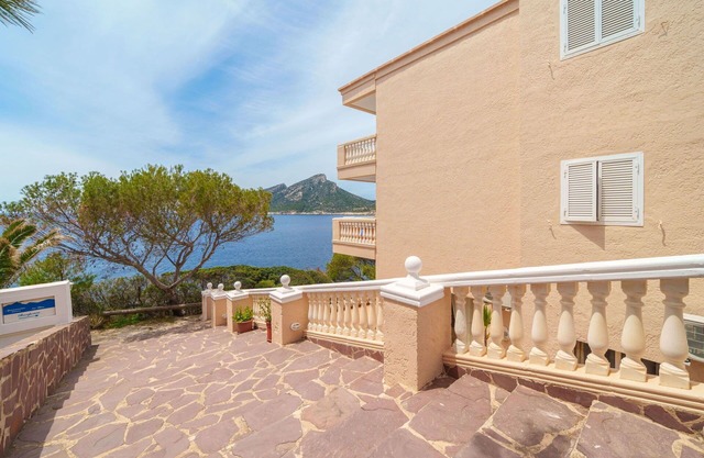 Cosy apartment for 4 people with pool, WIFI, A/C, TV and balcony