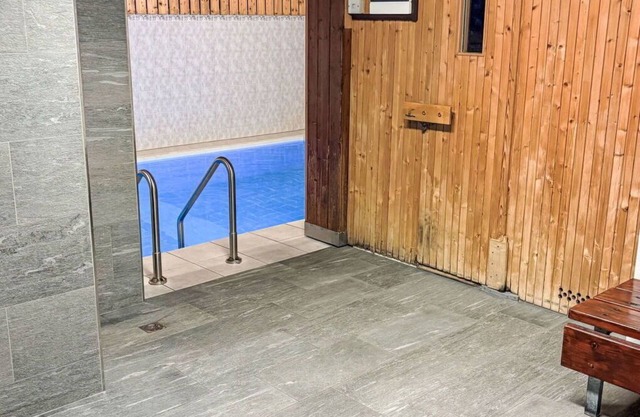 Cosy apartment for 4 people with pool, WIFI, TV, balcony, pets allowed and panoramic view