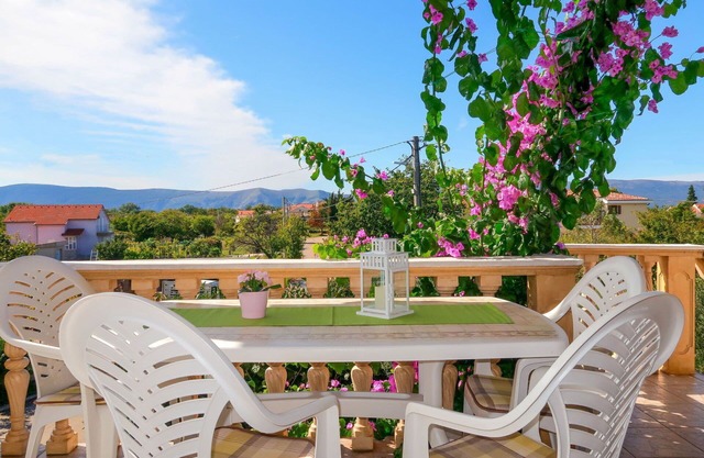 Cosy apartment for 4 people with A/C, WIFI, TV and terrace