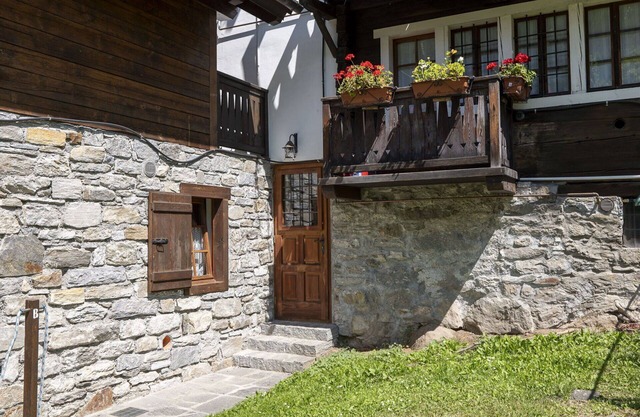 Cosy apartment for 4 people with TV, balcony, pets allowed and panoramic view