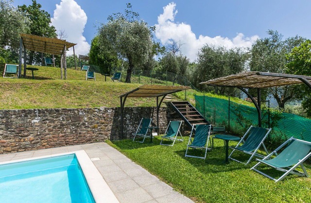 Cosy apartment for 4 people with pool, WIFI, patio and pets allowed